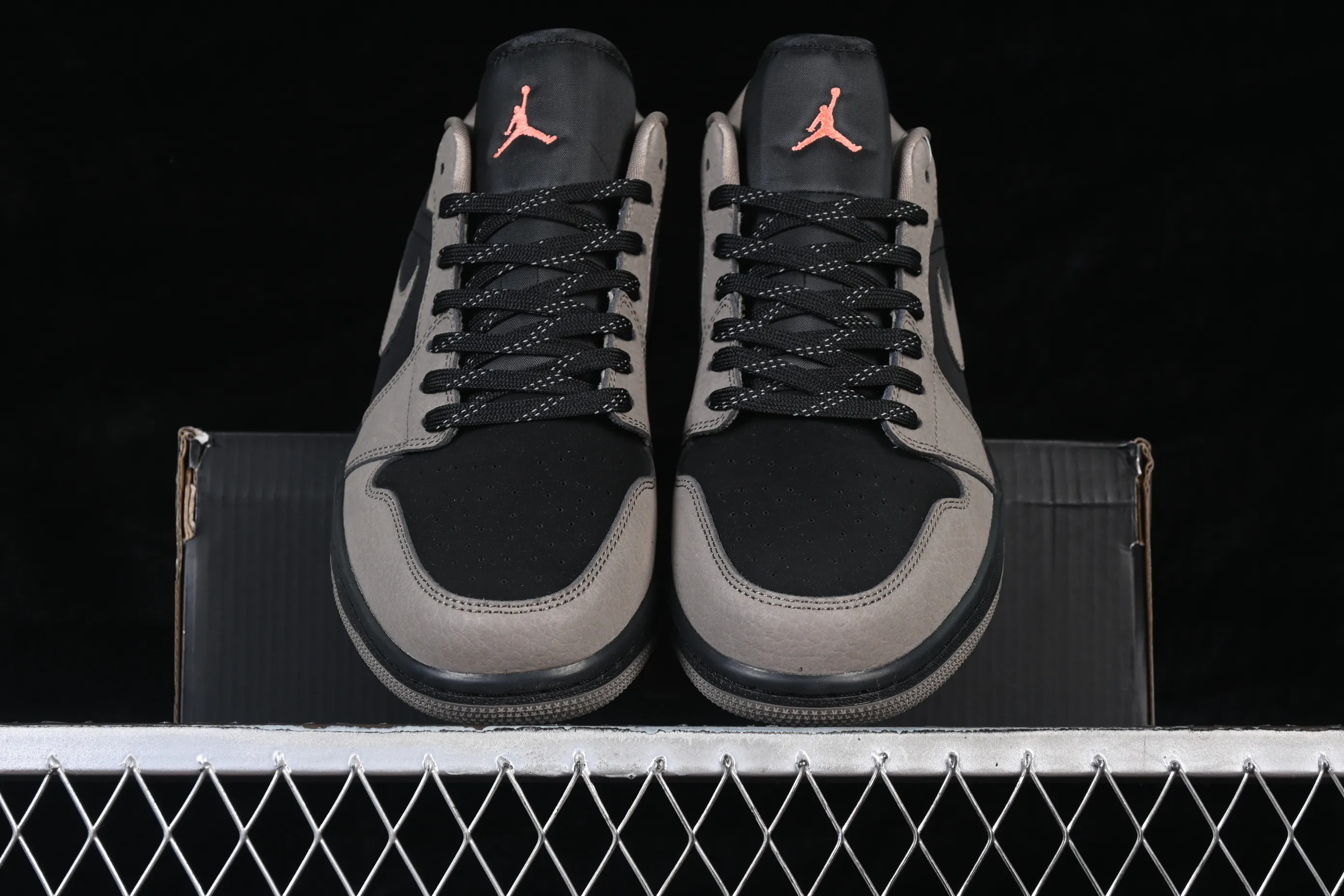 All Categories Air Jordan Jordan Series Basketball Shoes Air Jordan 1 Low Air Jordan 1 Low AJ1 Joe 1 Milk Tea Mocha Low State Cultural Casual Shoes IB7109-005